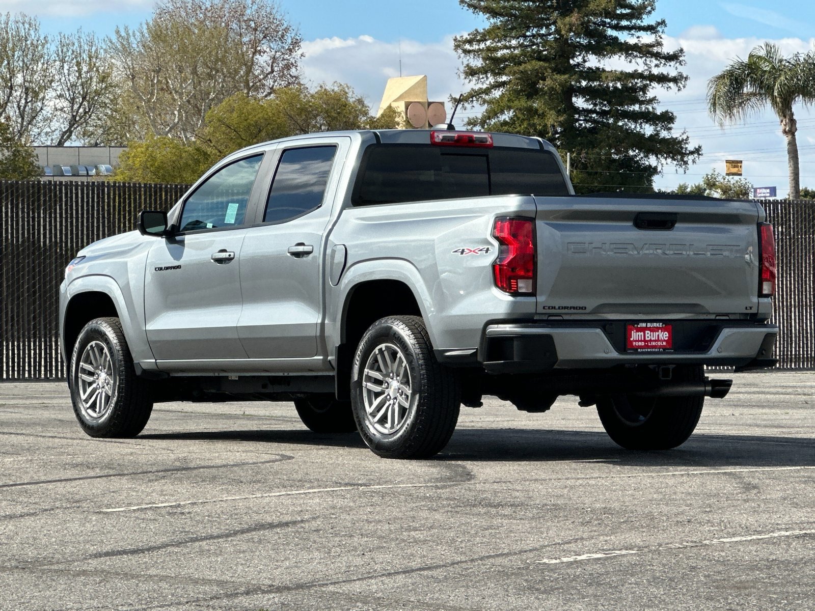 Used 2024 Chevrolet Colorado LT w/ LT Convenience Package II image 3