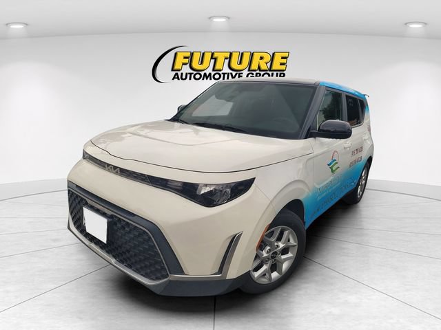 Used 2023 Kia Soul S FWD image 2