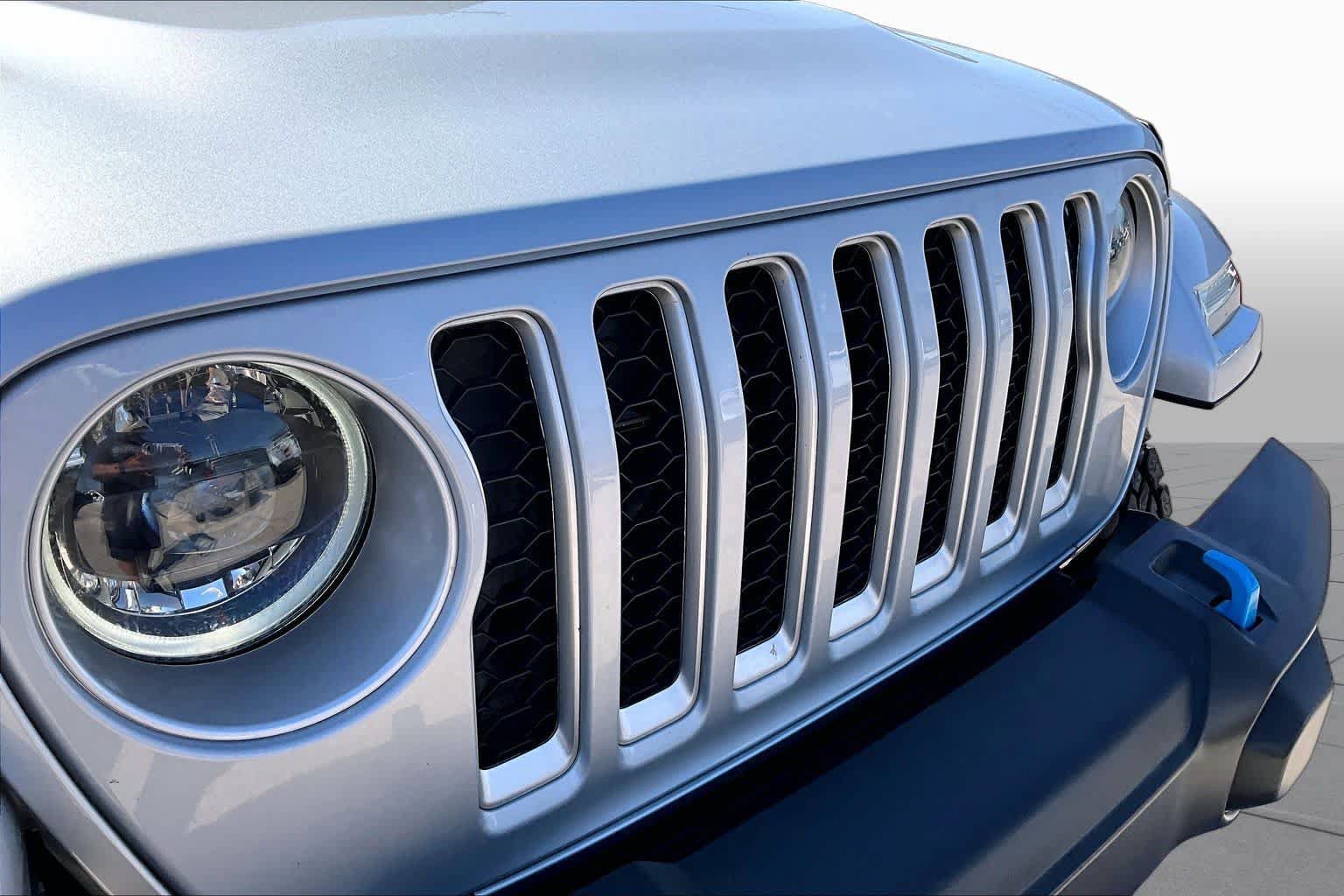 Used 2023 Jeep Wrangler Unlimited Sahara w/ Safety Group AWD/4WD image 28