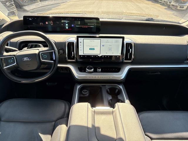 Certified 2025 Ford Expedition Platinum AWD/4WD image 16