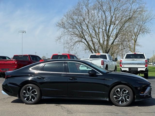 Used 2025 Hyundai Sonata SEL AWD/4WD image 10