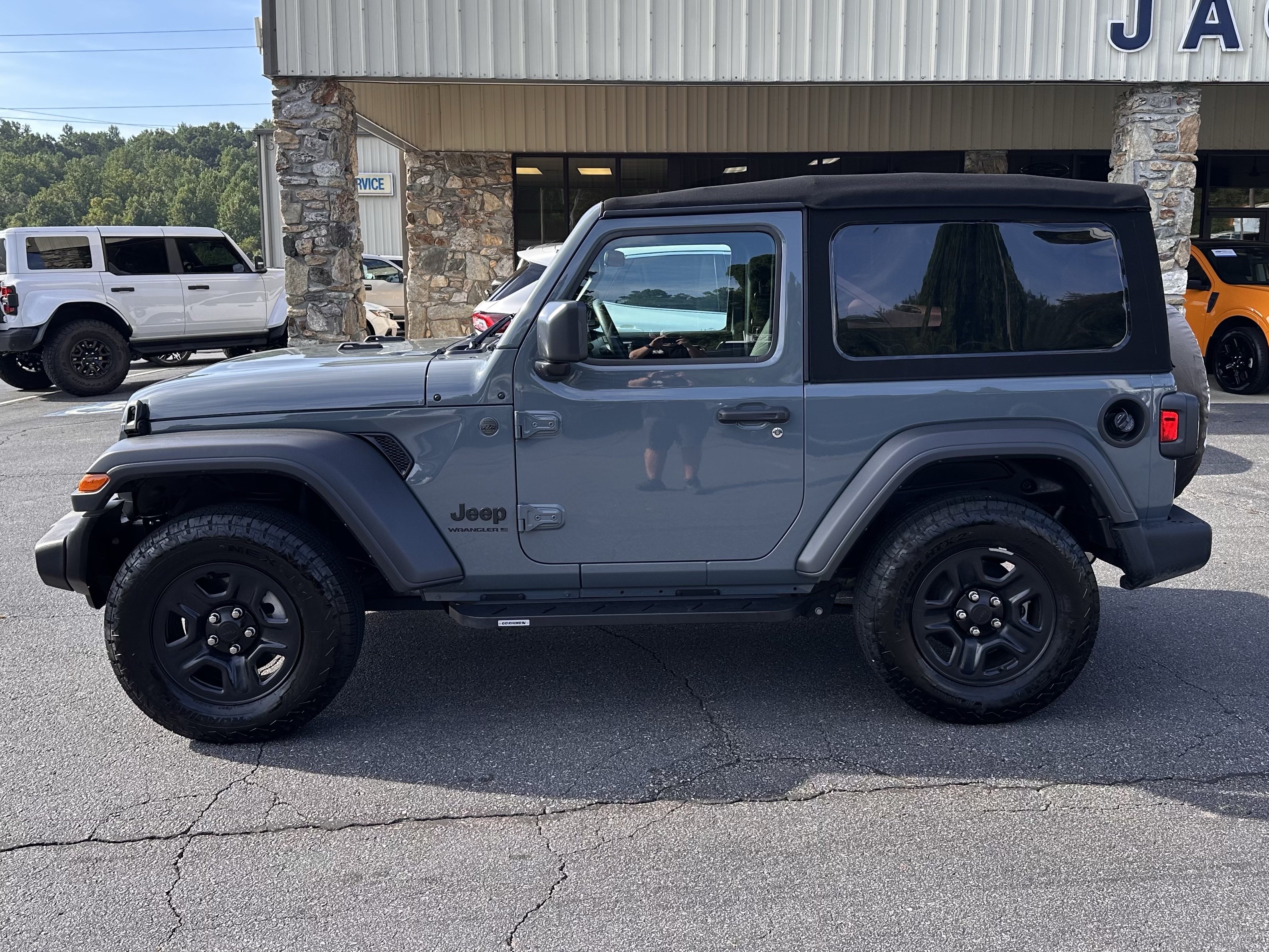 Used 2024 Jeep Wrangler Sport AWD/4WD image 1