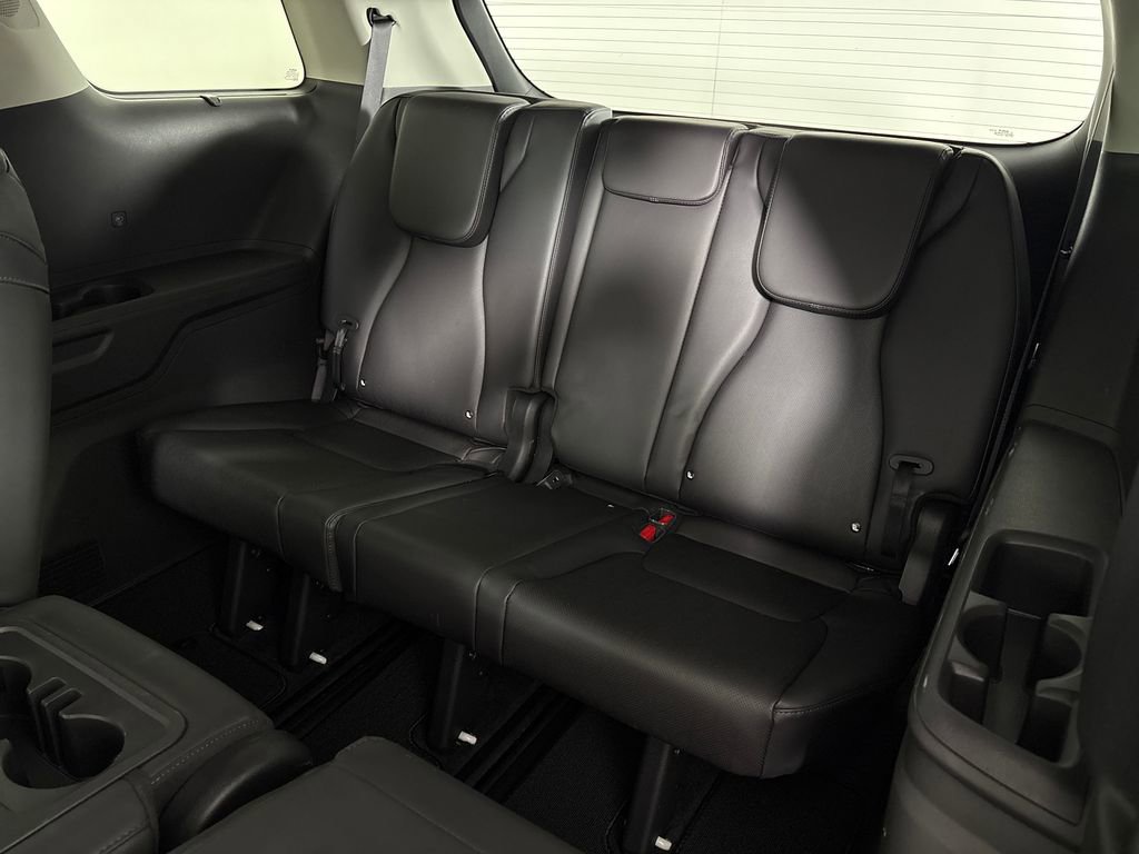 Used 2025 Kia Carnival SX FWD image 32