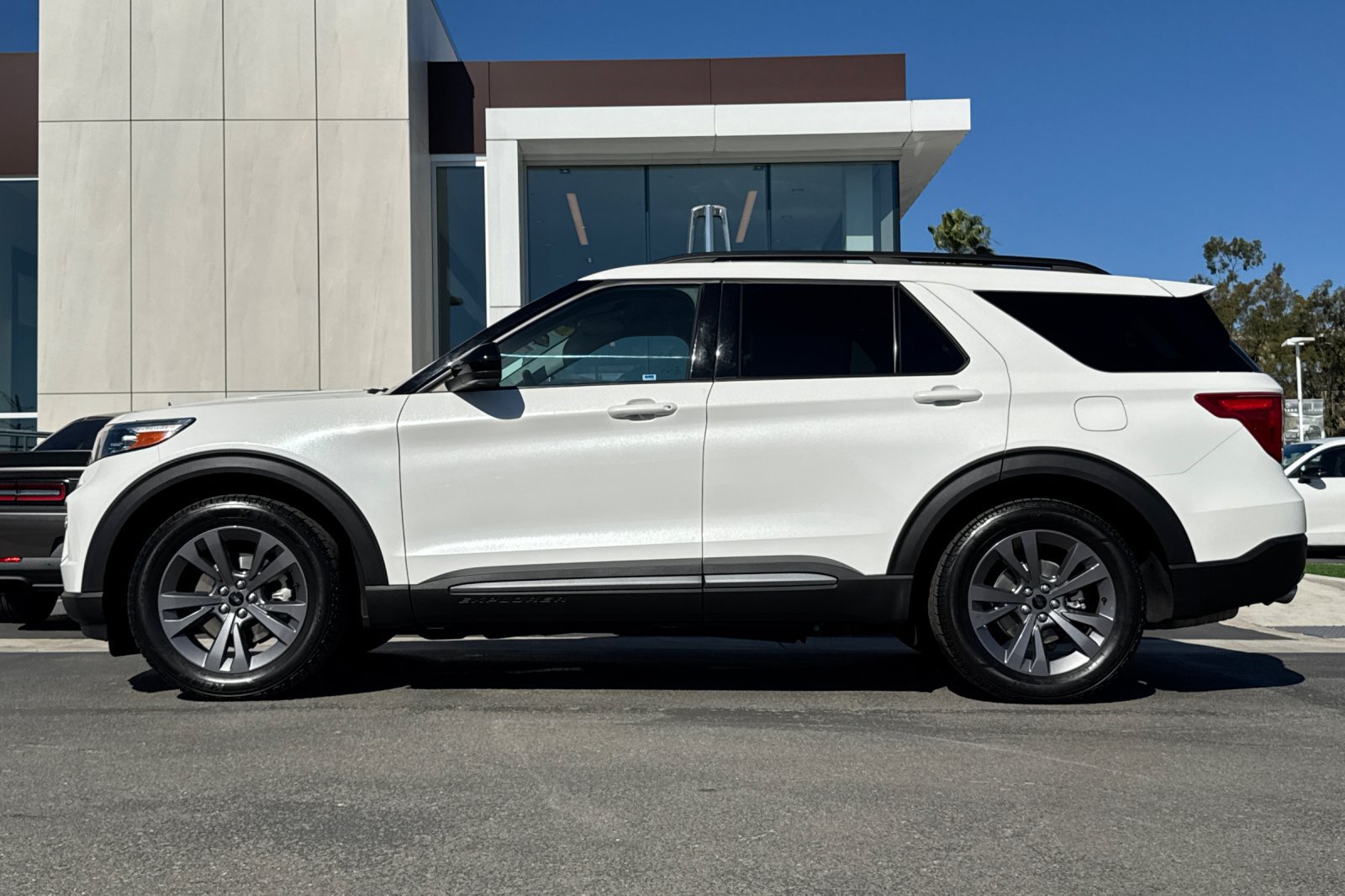 Certified 2023 Ford Explorer XLT w/ Equipment Group 202A RWD image 6