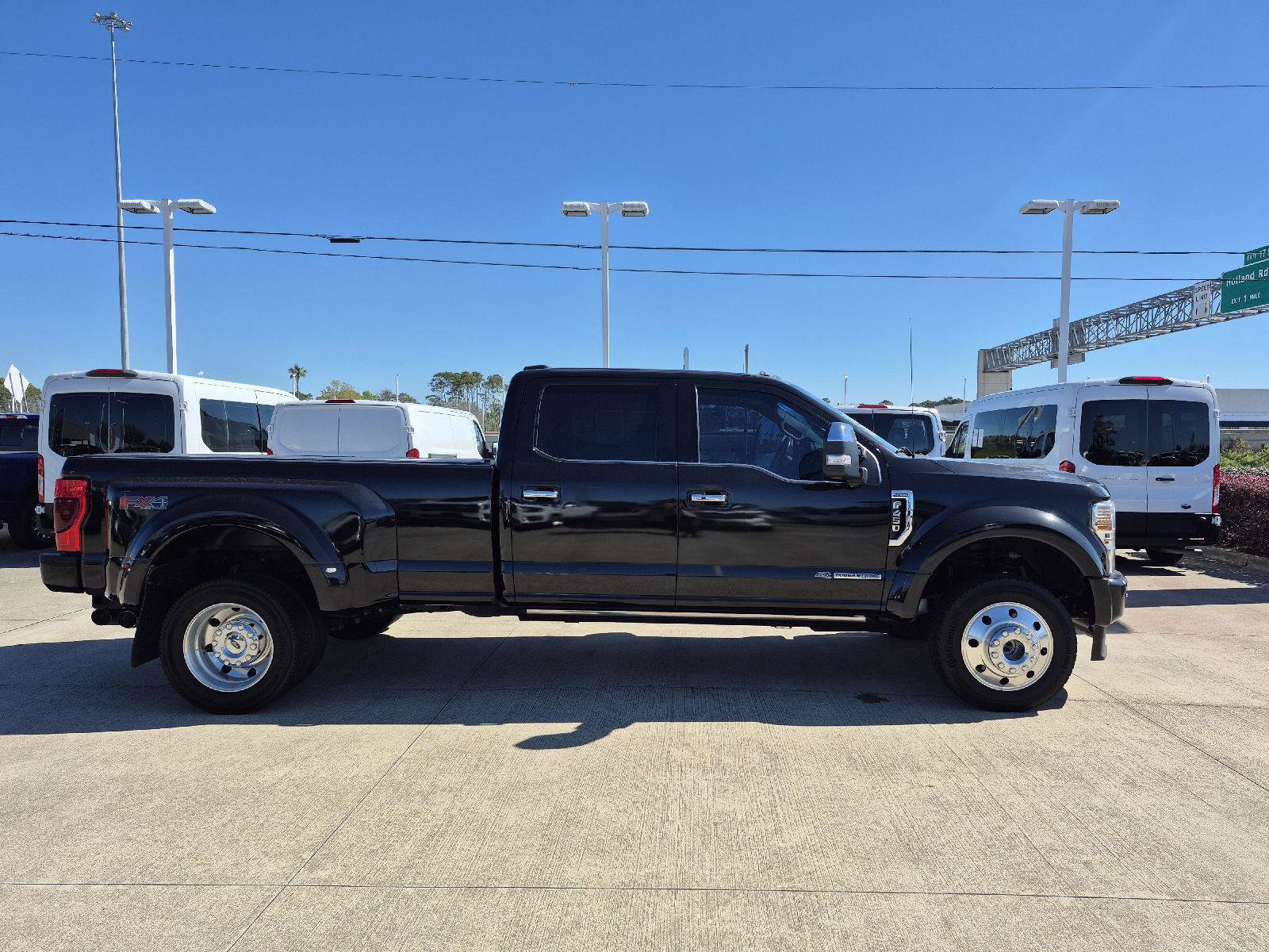 Certified 2021 Ford F450 Platinum w/ FX4 Off-Road Package image 5