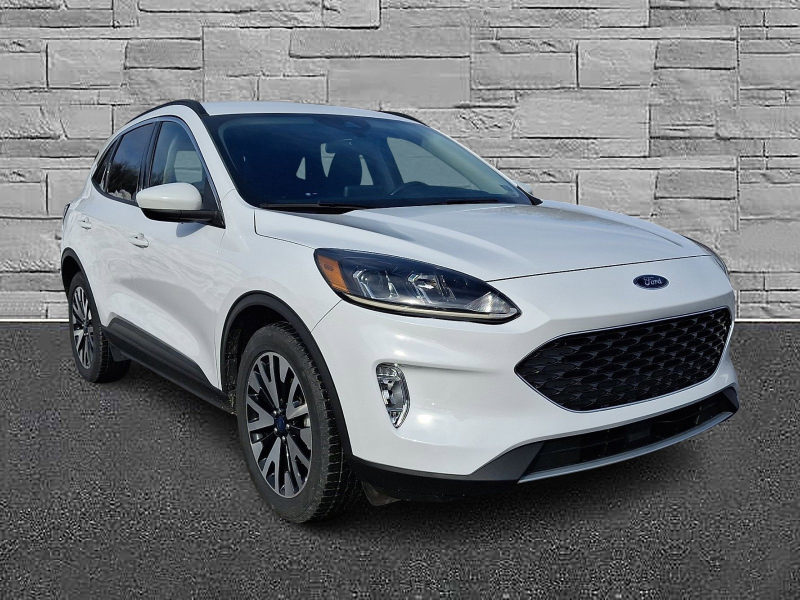 Certified 2020 Ford Escape SEL image 2