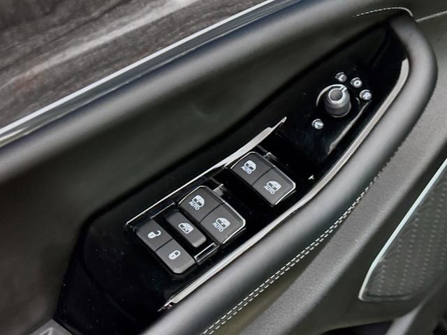 Used 2023 Jeep Grand Cherokee L Overland AWD/4WD image 18