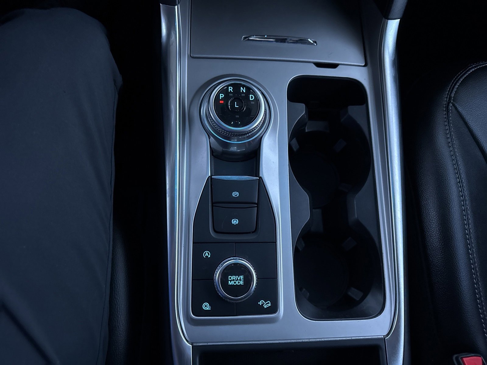 Certified 2024 Ford Explorer Limited w/ Limited Technology Package image 38