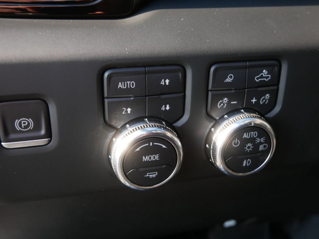 Used 2022 GMC Sierra 1500 AT4 w/ AT4 Premium Package AWD/4WD image 18