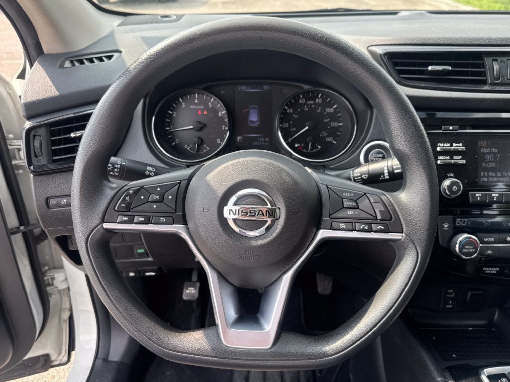 Used 2017 Nissan Rogue Sport SV FWD image 14