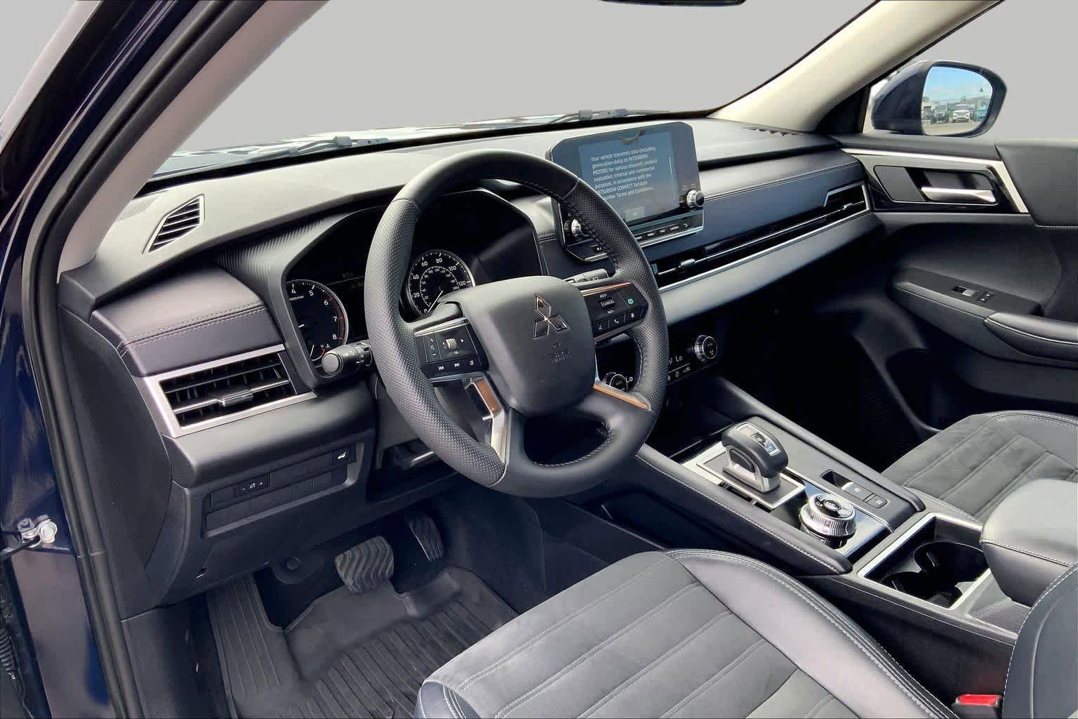 Used 2024 Mitsubishi Outlander SE FWD image 17