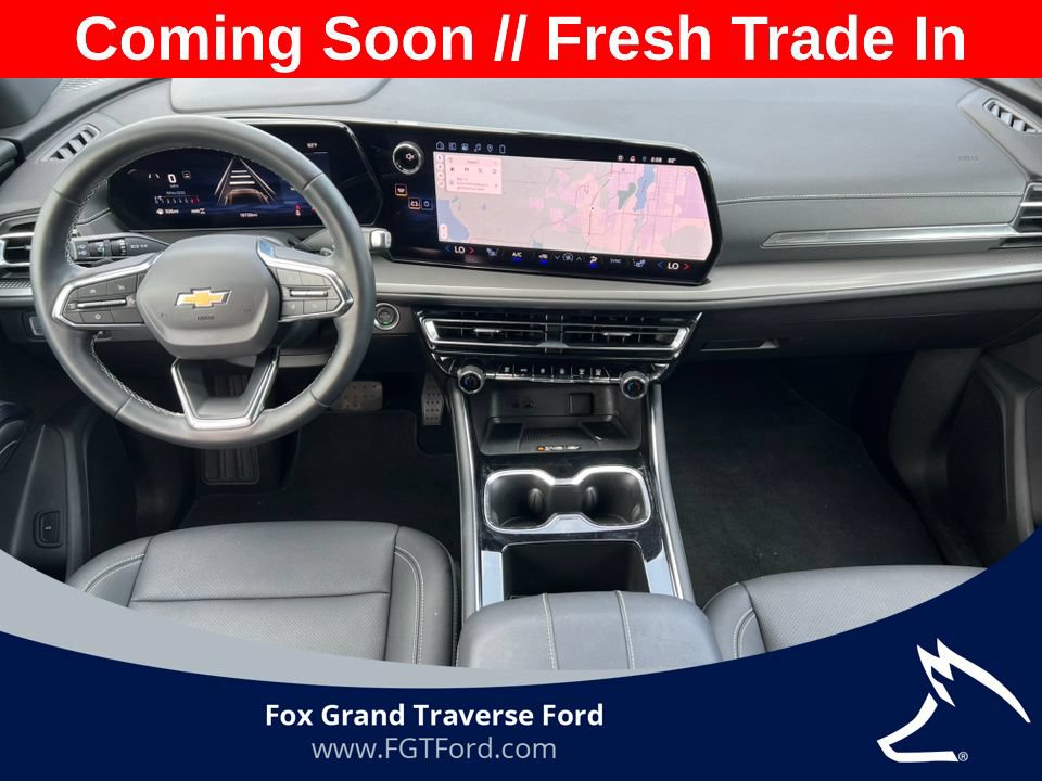 Used 2026 Chevrolet Traverse LT AWD/4WD image 2
