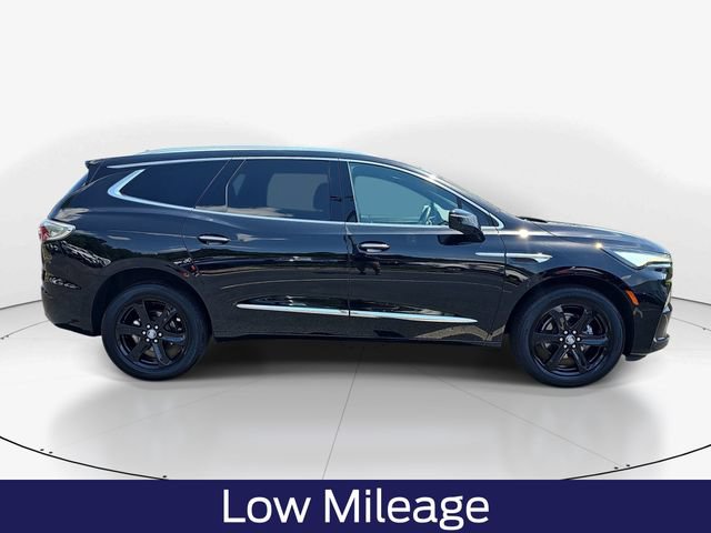 Used 2023 Buick Enclave Essence w/ Experience Buick Package FWD image 3