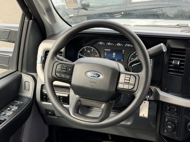 Certified 2025 Ford F250 XL w/ XL Chrome Package image 11