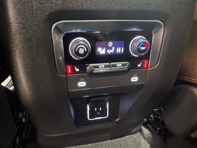 Used 2023 Chevrolet Tahoe High Country AWD/4WD image 24