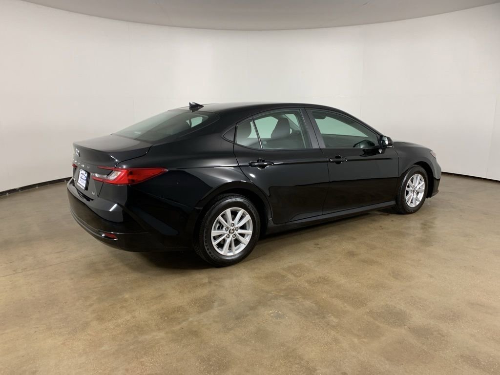 Used 2025 Toyota Camry LE FWD image 8