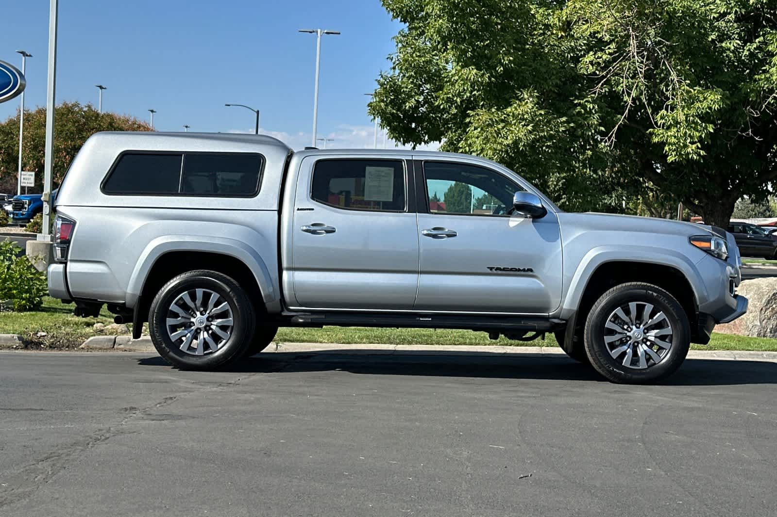 Used 2023 Toyota Tacoma Limited AWD/4WD image 8