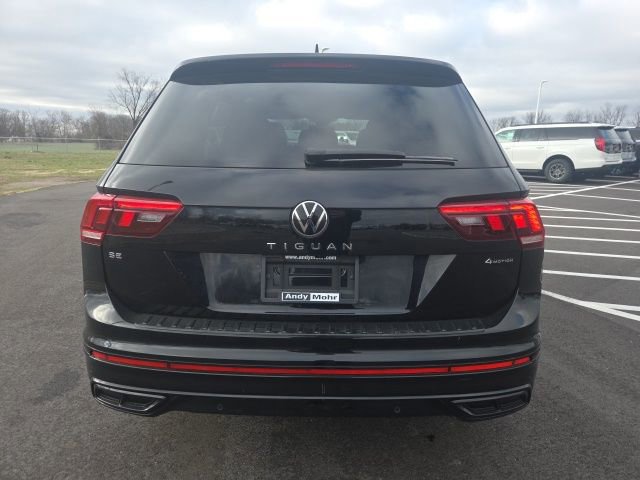 Used 2023 Volkswagen Tiguan SE R-Line AWD/4WD image 3