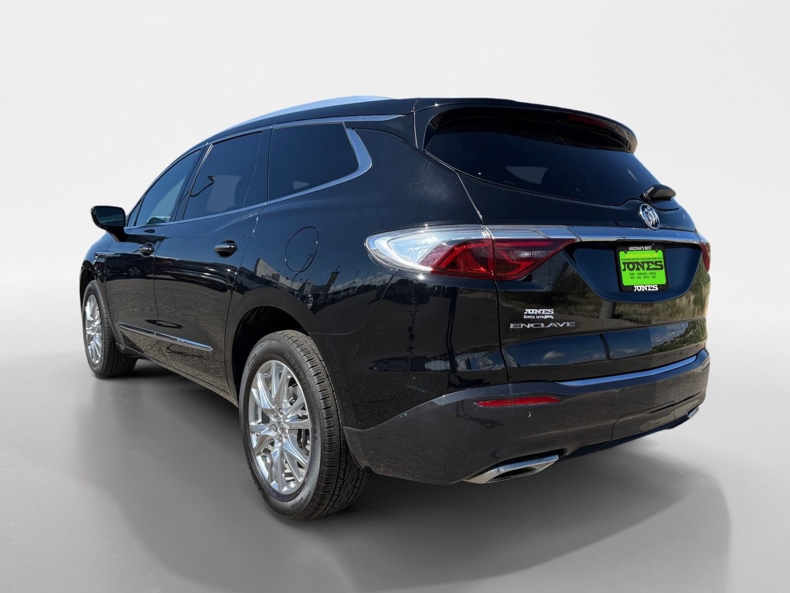 Used 2023 Buick Enclave Essence w/ Experience Buick Package FWD image 4