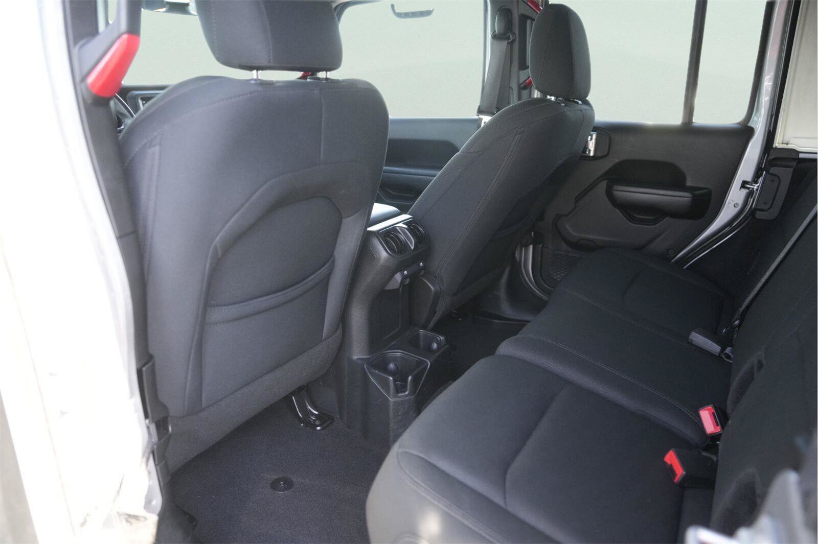Used 2018 Jeep Wrangler Unlimited Sport S AWD/4WD image 11