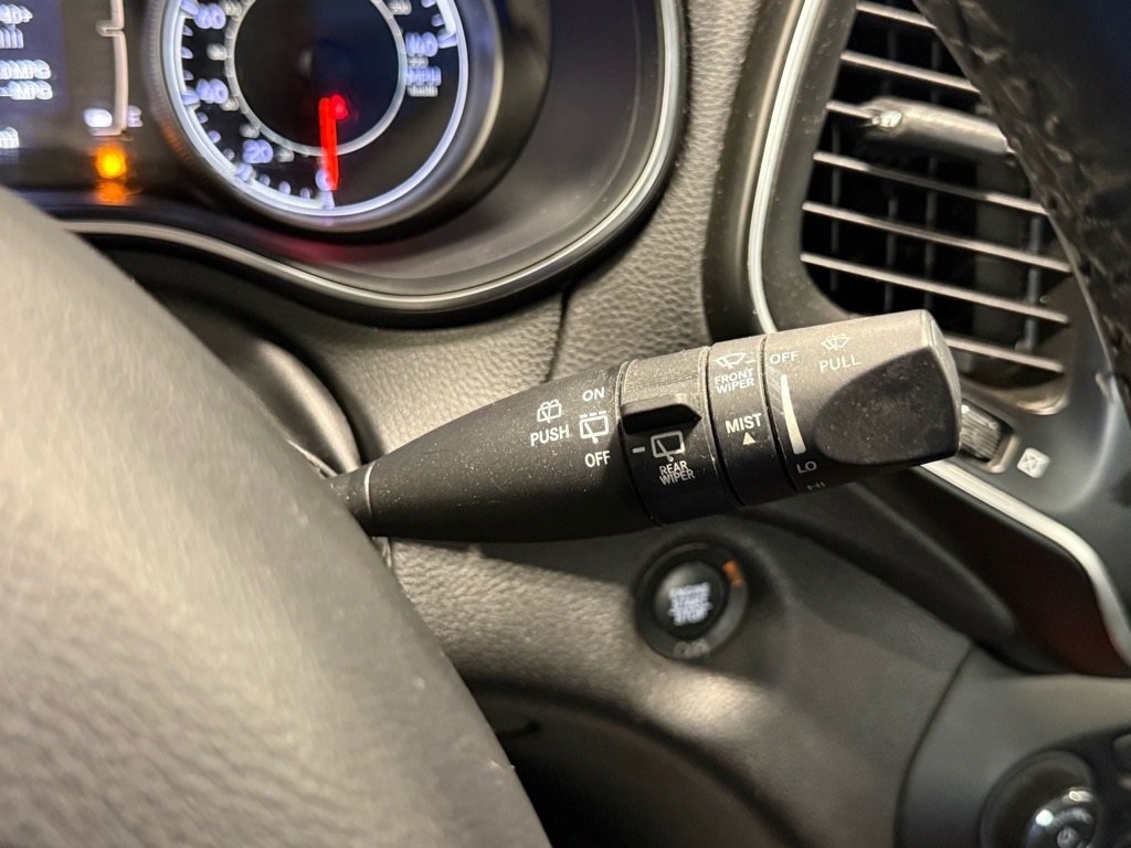 Used 2019 Jeep Cherokee Latitude Plus image 22