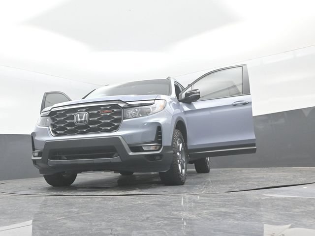 Used 2025 Honda Passport TrailSport image 32