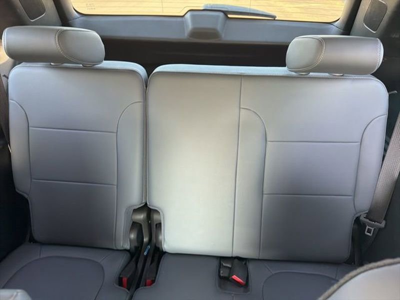 Used 2021 Chevrolet Traverse LT w/ LT Premium Package image 15