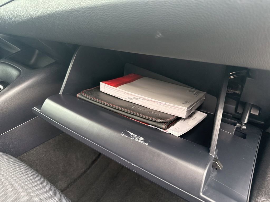 Used 2022 Toyota Corolla LE image 48