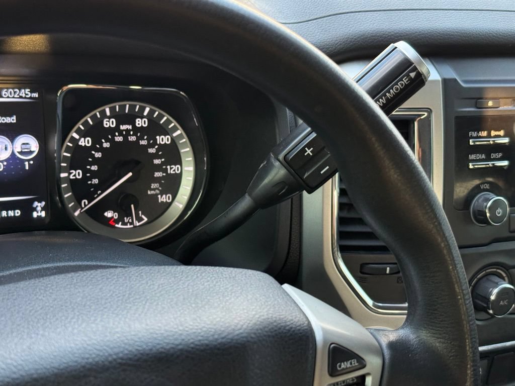 Used 2018 Nissan Titan SV AWD/4WD image 27