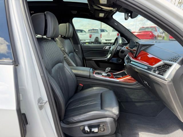 Used 2024 BMW ALPINA XB7 image 34