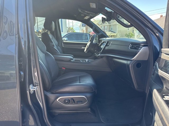 Used 2024 Jeep Wagoneer Series III image 39