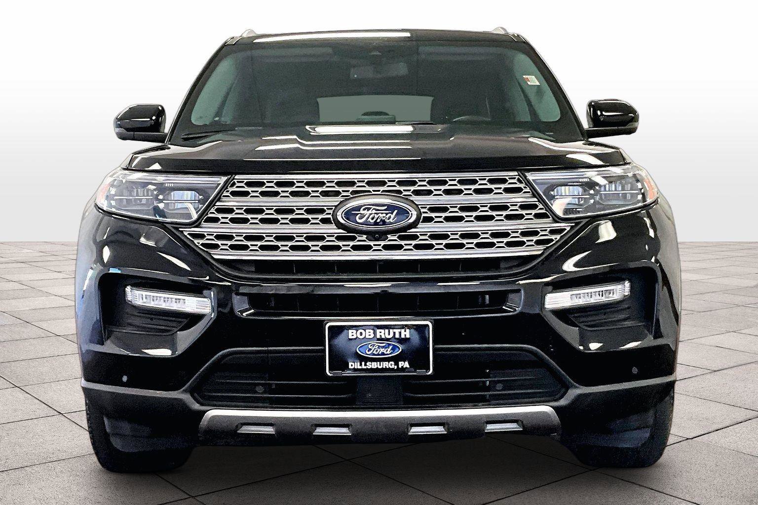 Certified 2022 Ford Explorer Limited w/ Limited Technology Package image 3