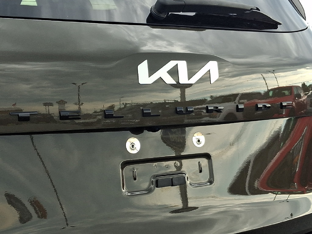 Used 2022 Kia Telluride SX w/ SX Prestige Package AWD/4WD image 36