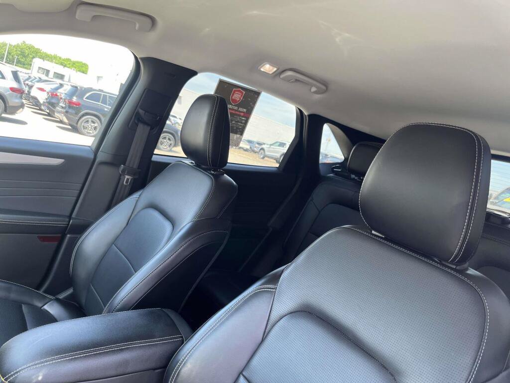 Certified 2024 Ford Escape Platinum AWD/4WD image 6
