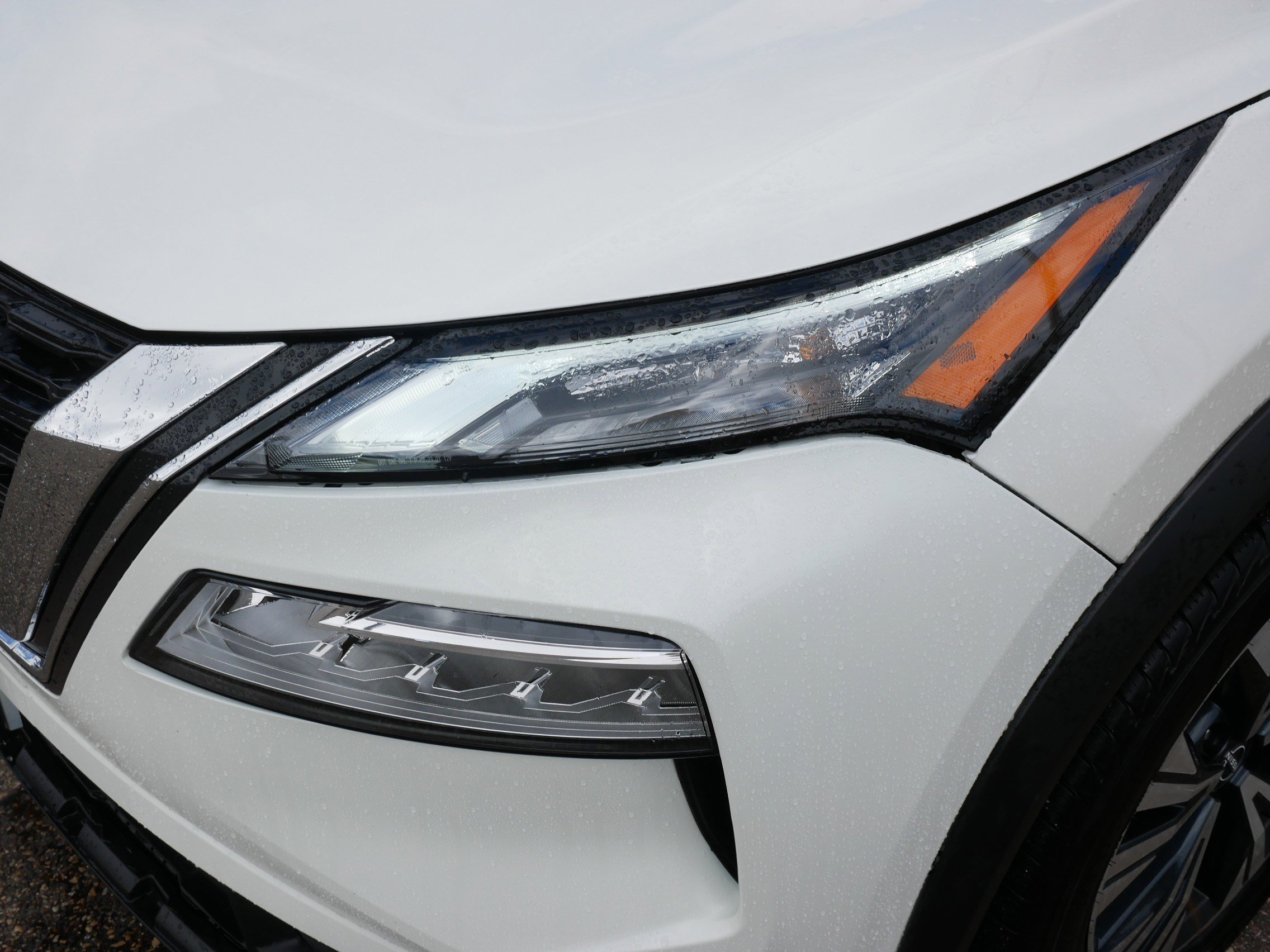 Used 2023 Nissan Rogue SV AWD/4WD image 16