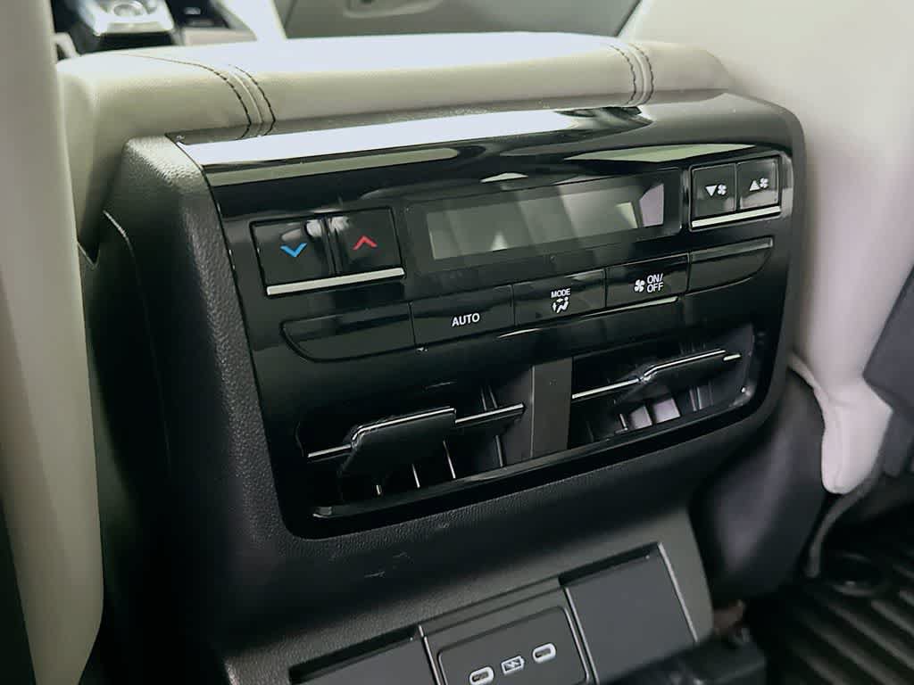 Used 2025 Acura MDX FWD w/ Technology Package image 13
