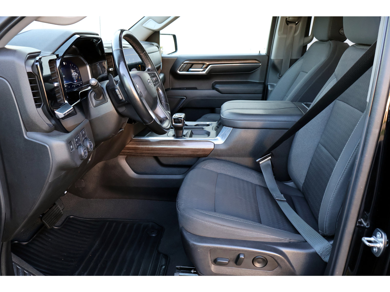 Used 2023 Chevrolet Silverado 1500 RST w/ Z71 Off-Road Package AWD/4WD image 27
