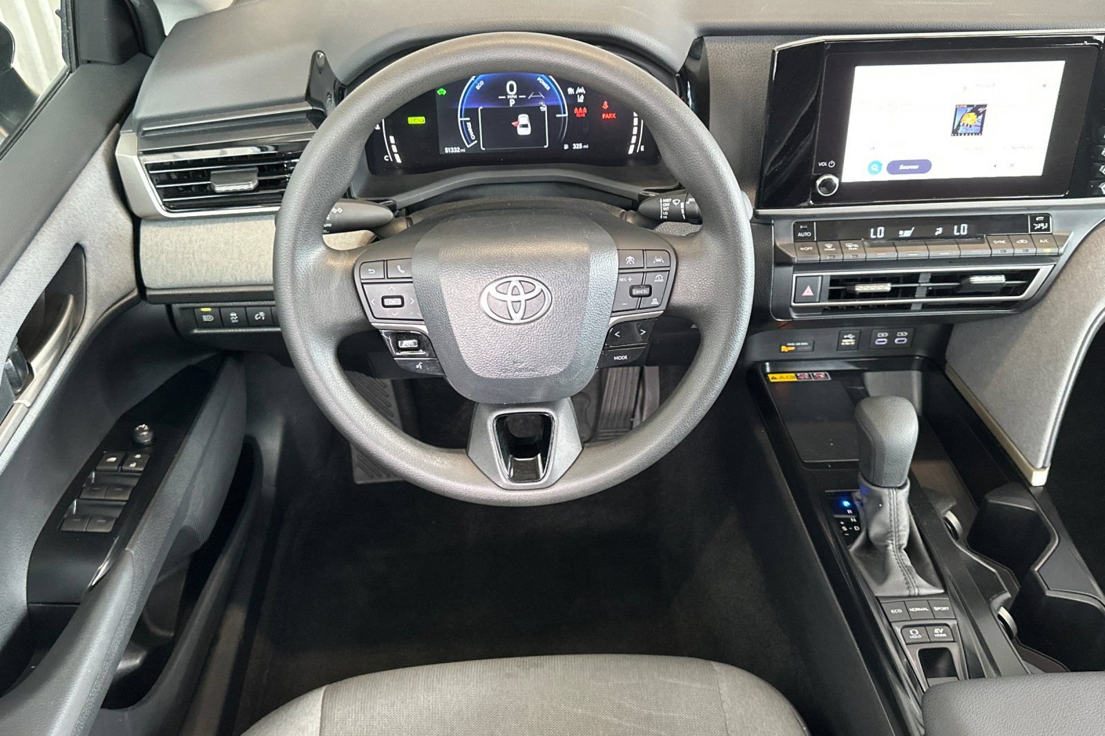 Used 2025 Toyota Camry LE FWD image 17