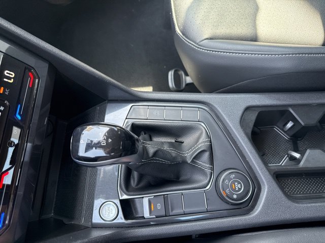 Used 2024 Volkswagen Tiguan SE AWD/4WD image 26