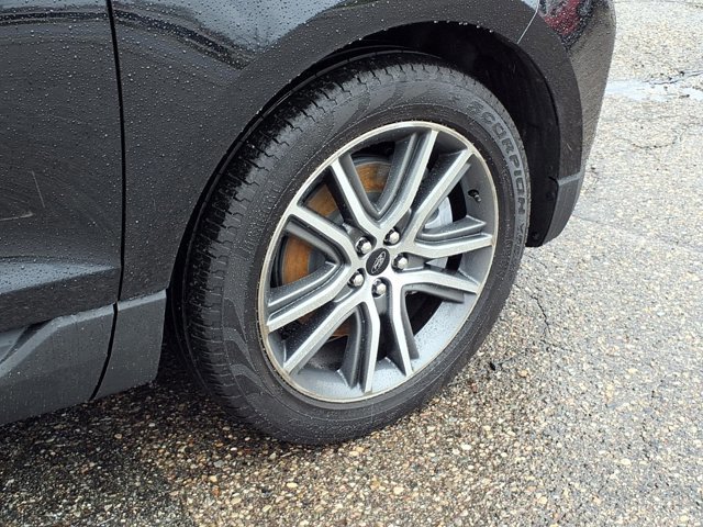 Certified 2024 Ford Edge Titanium w/ Equipment Group 301A image 28