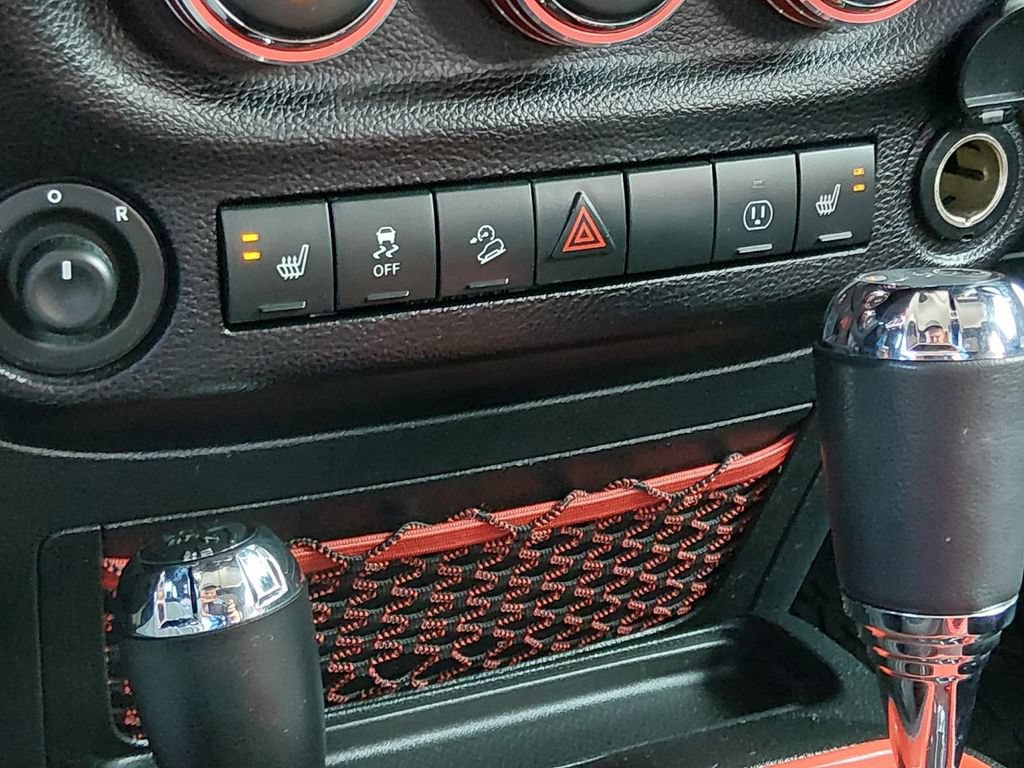 Used 2018 Jeep Wrangler Unlimited Rubicon AWD/4WD image 22