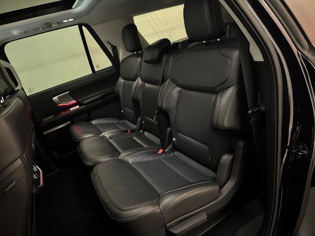 Certified 2025 Ford Expedition Max Platinum image 36