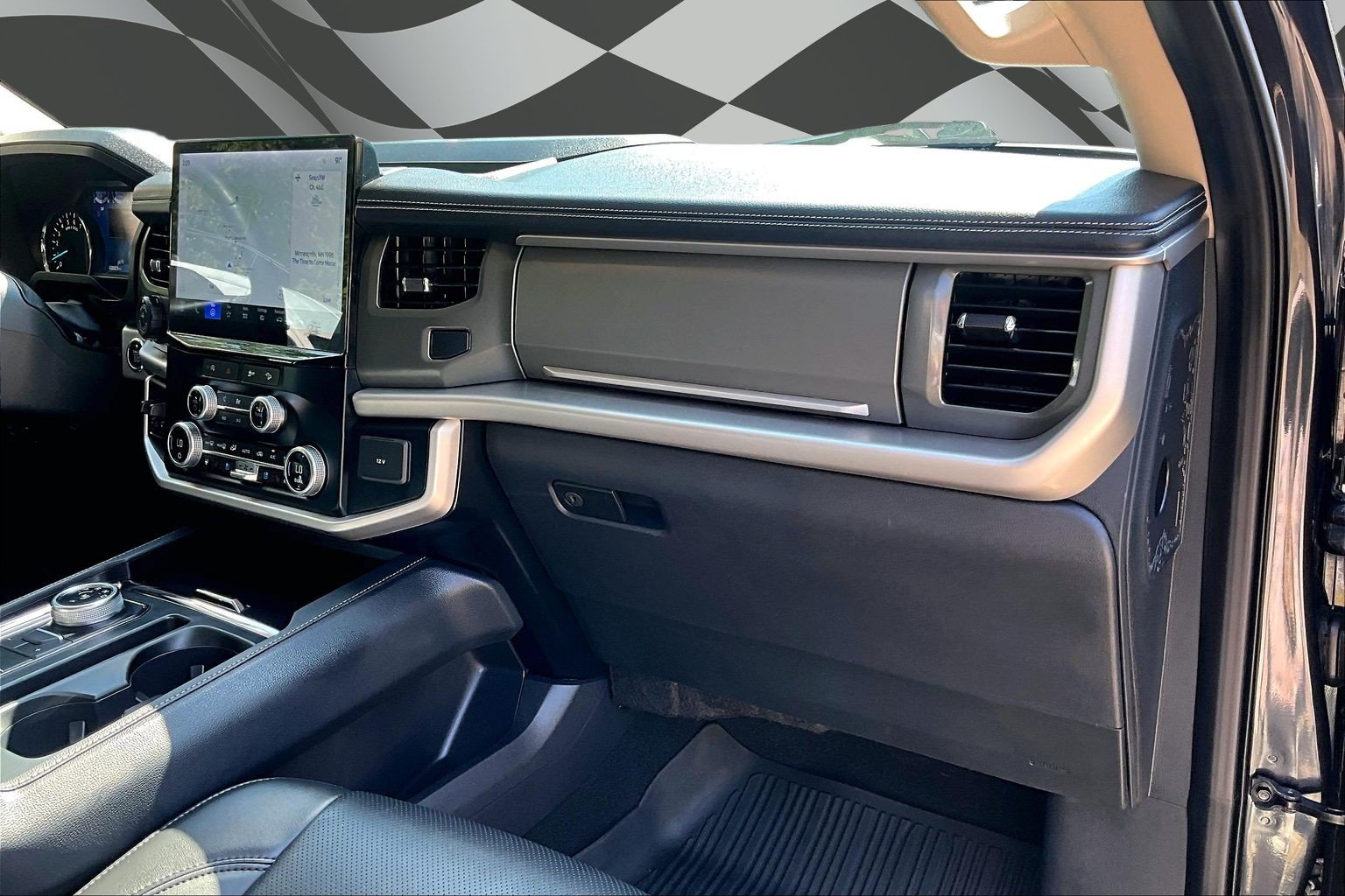 Certified 2024 Ford Expedition XLT AWD/4WD image 16