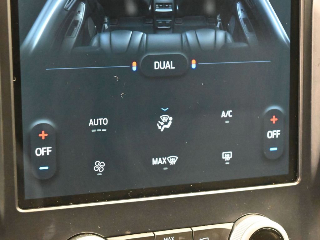 Certified 2022 Ford Edge SE w/ Black Appearance Package image 43