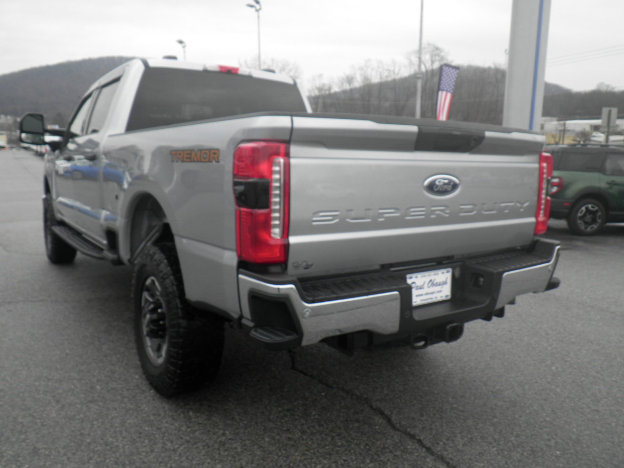 Certified 2024 Ford F350 XLT w/ Tremor Off-Road Package image 3