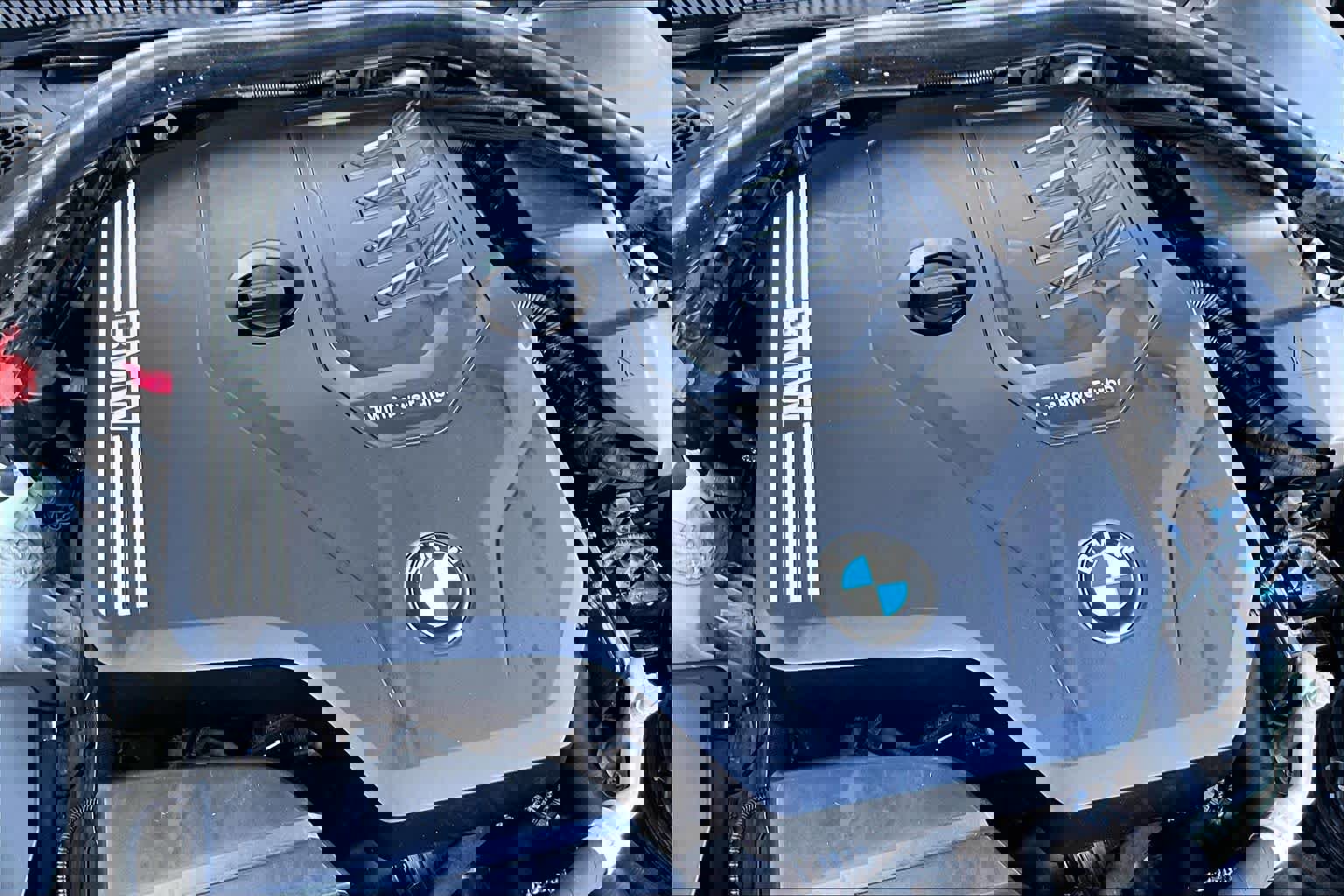 Used 2019 BMW 330i xDrive Sedan w/ Driving Assistance Package image 34