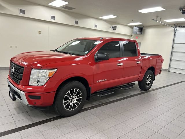 Used 2021 Nissan Titan SV w/ SV Convenience Package AWD/4WD image 3