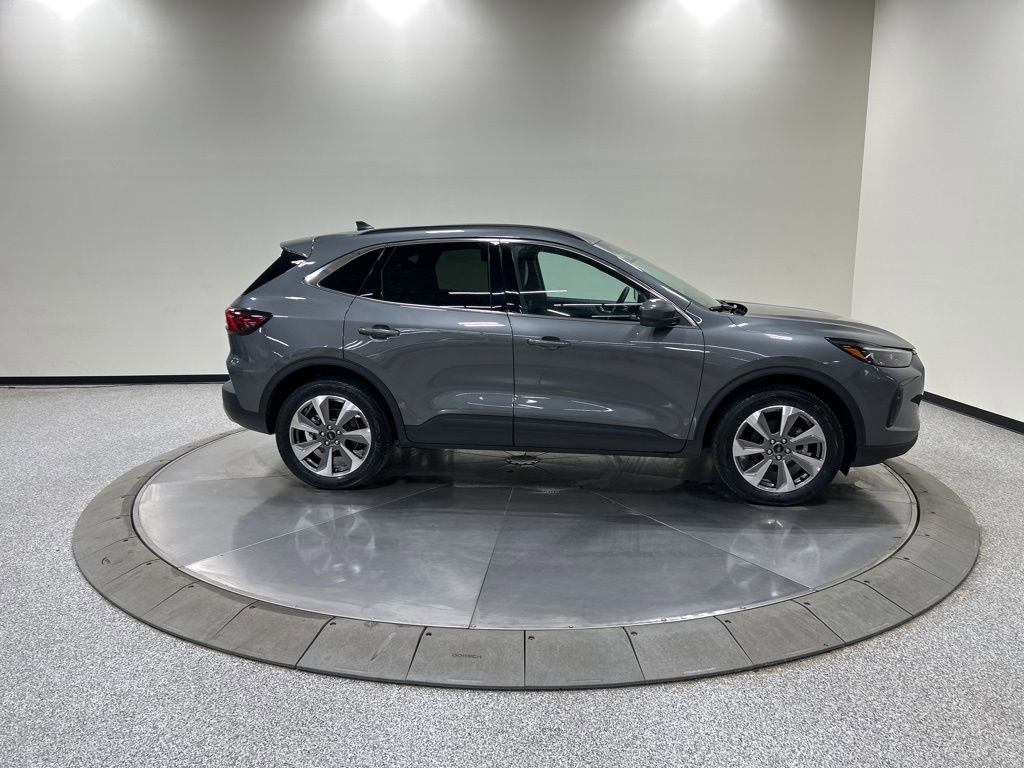 Certified 2025 Ford Escape Platinum image 6