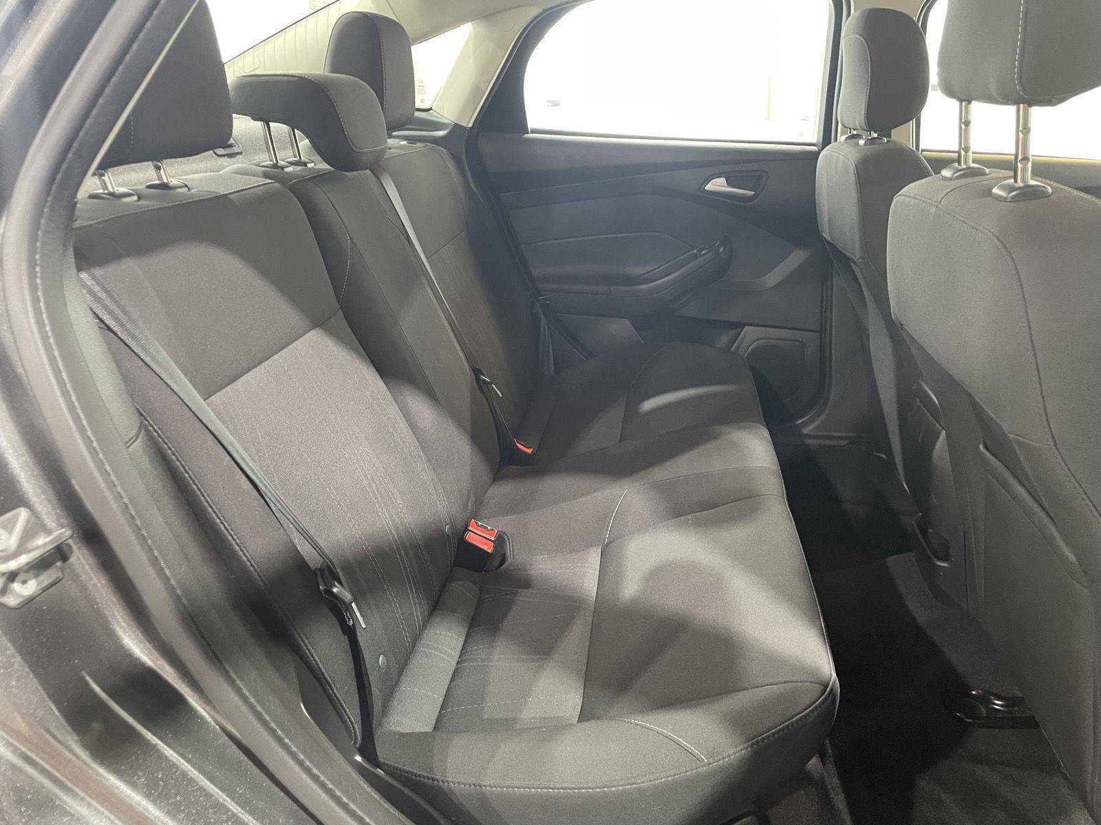 Certified 2018 Ford Focus SE FWD image 22