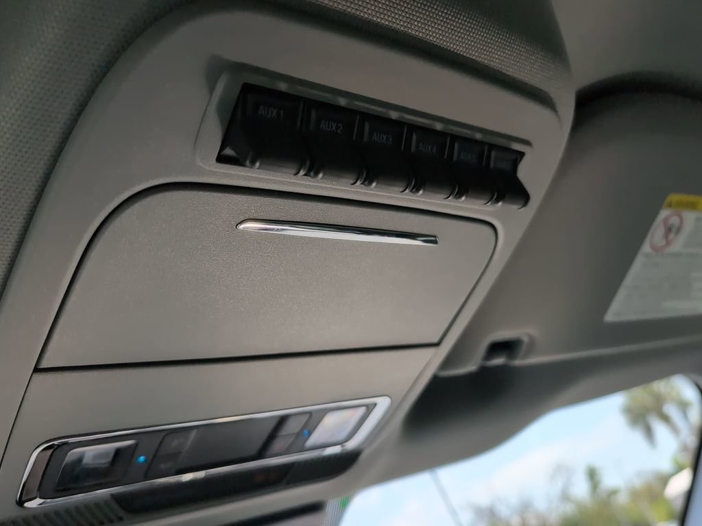 Certified 2025 Ford F250 Lariat w/ Tremor Off-Road Package image 21